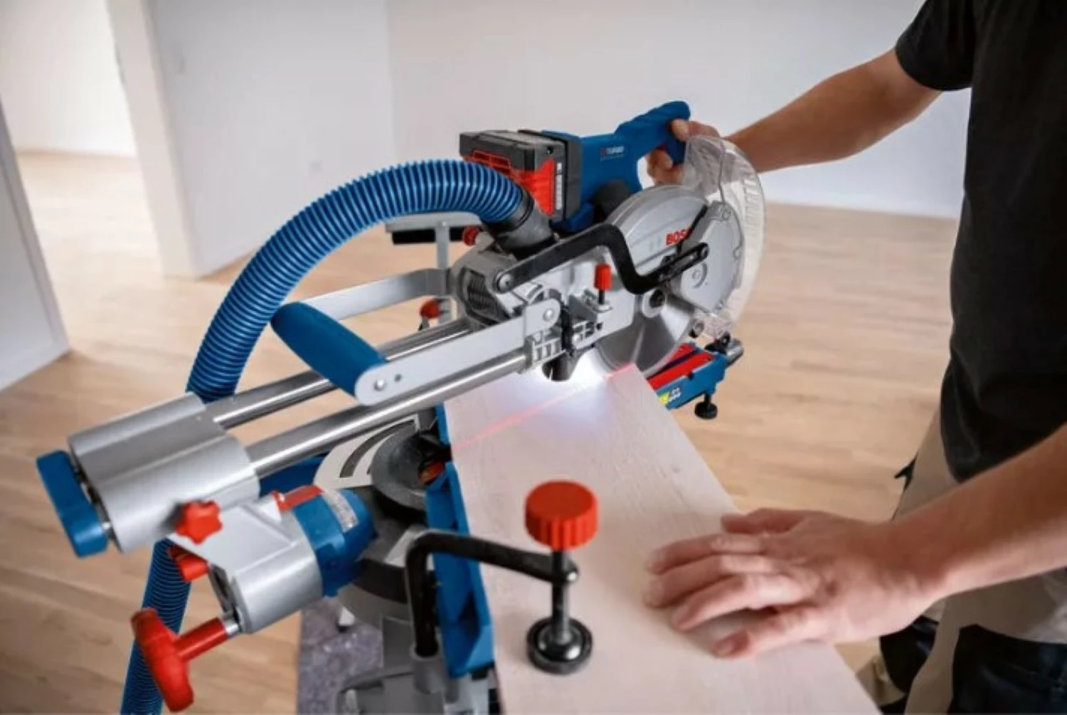 Bosch GCM 18V-216 DC 18V Li-ion Accu kap- en verstekzaag body