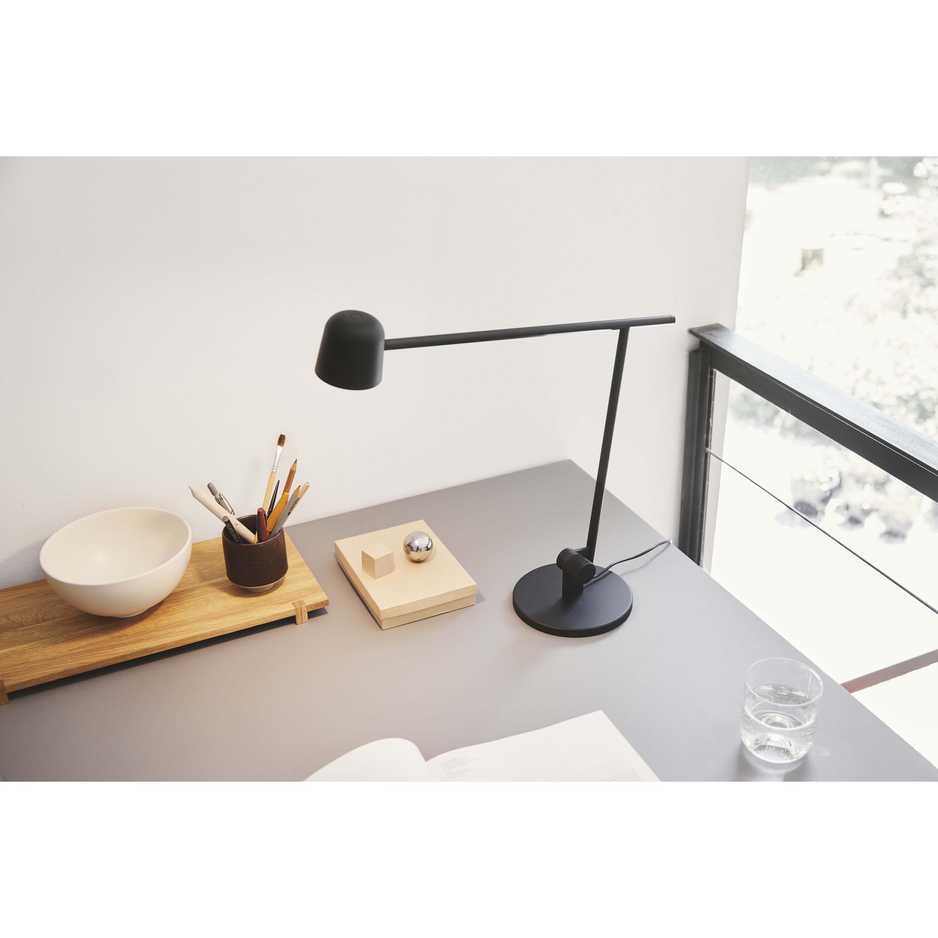 Satellite bureaulamp matt black