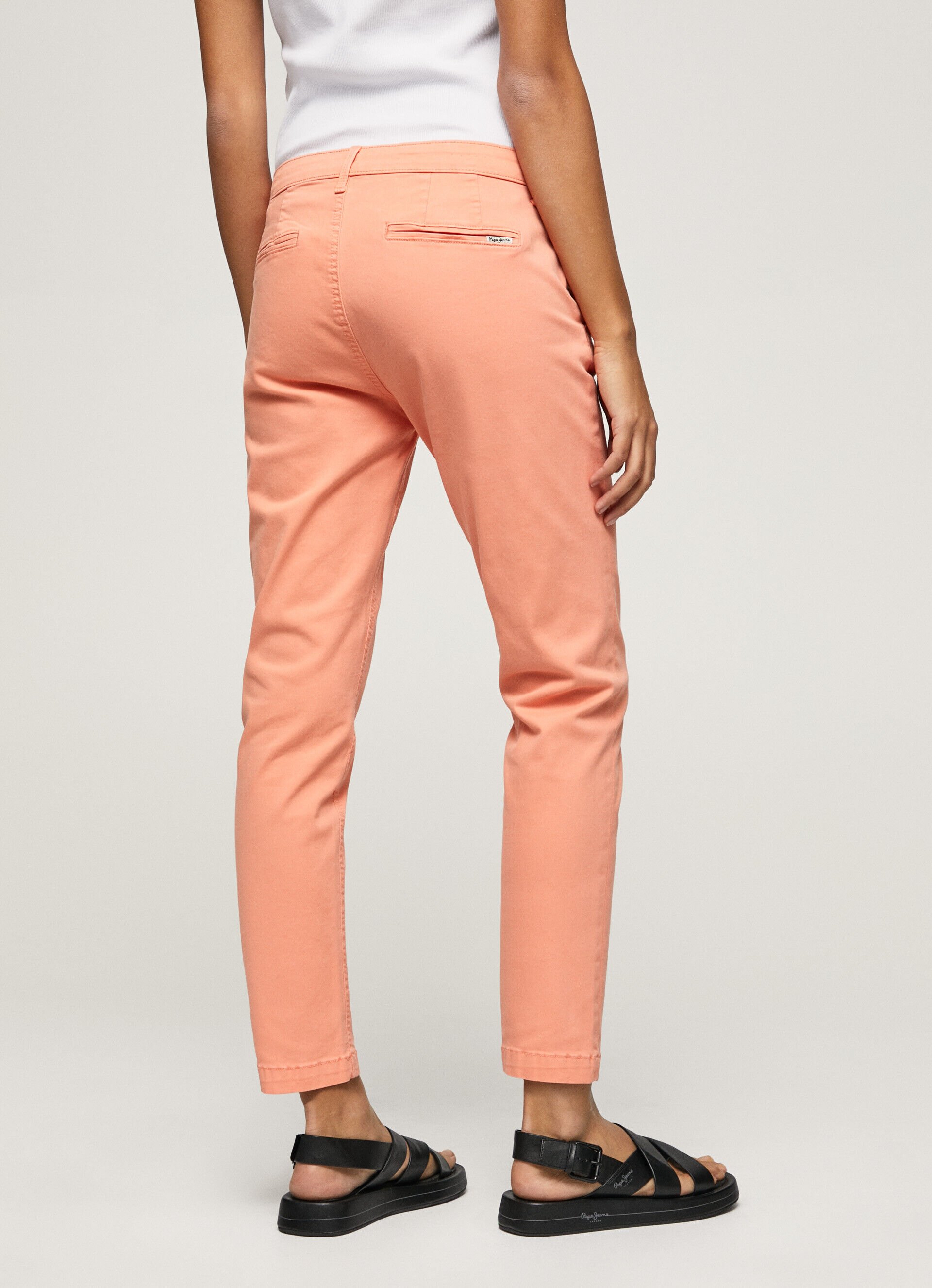 Calça chino Maura de corte regular - pêssego laranja