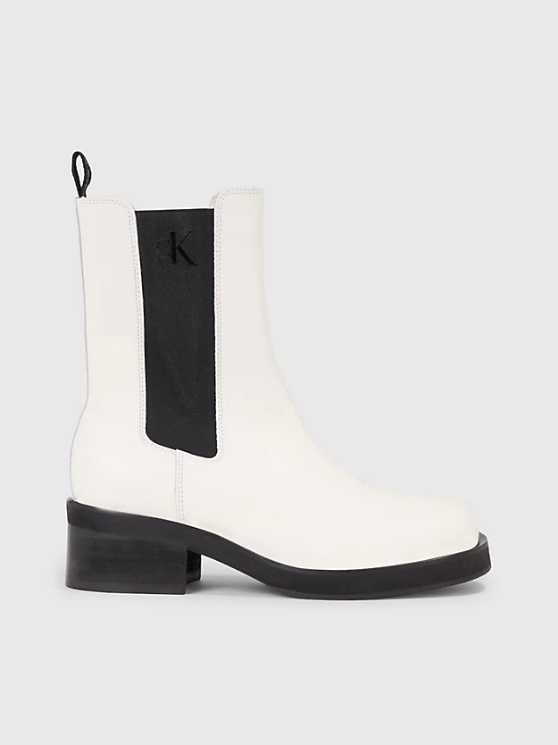 botas de couro até o tornozelo
