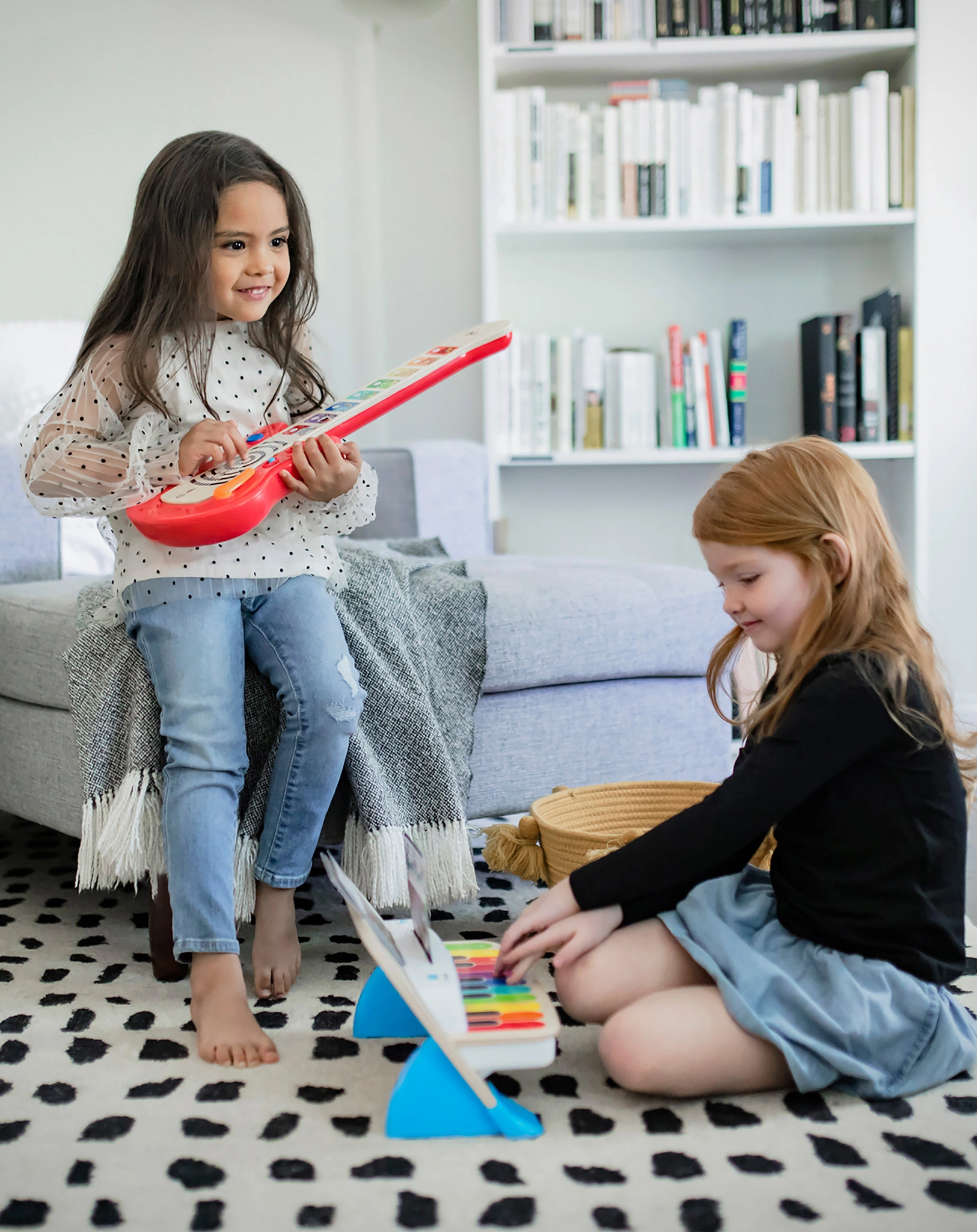 Gitarre BABY EINSTEIN MAGIC TOUCH in bunt