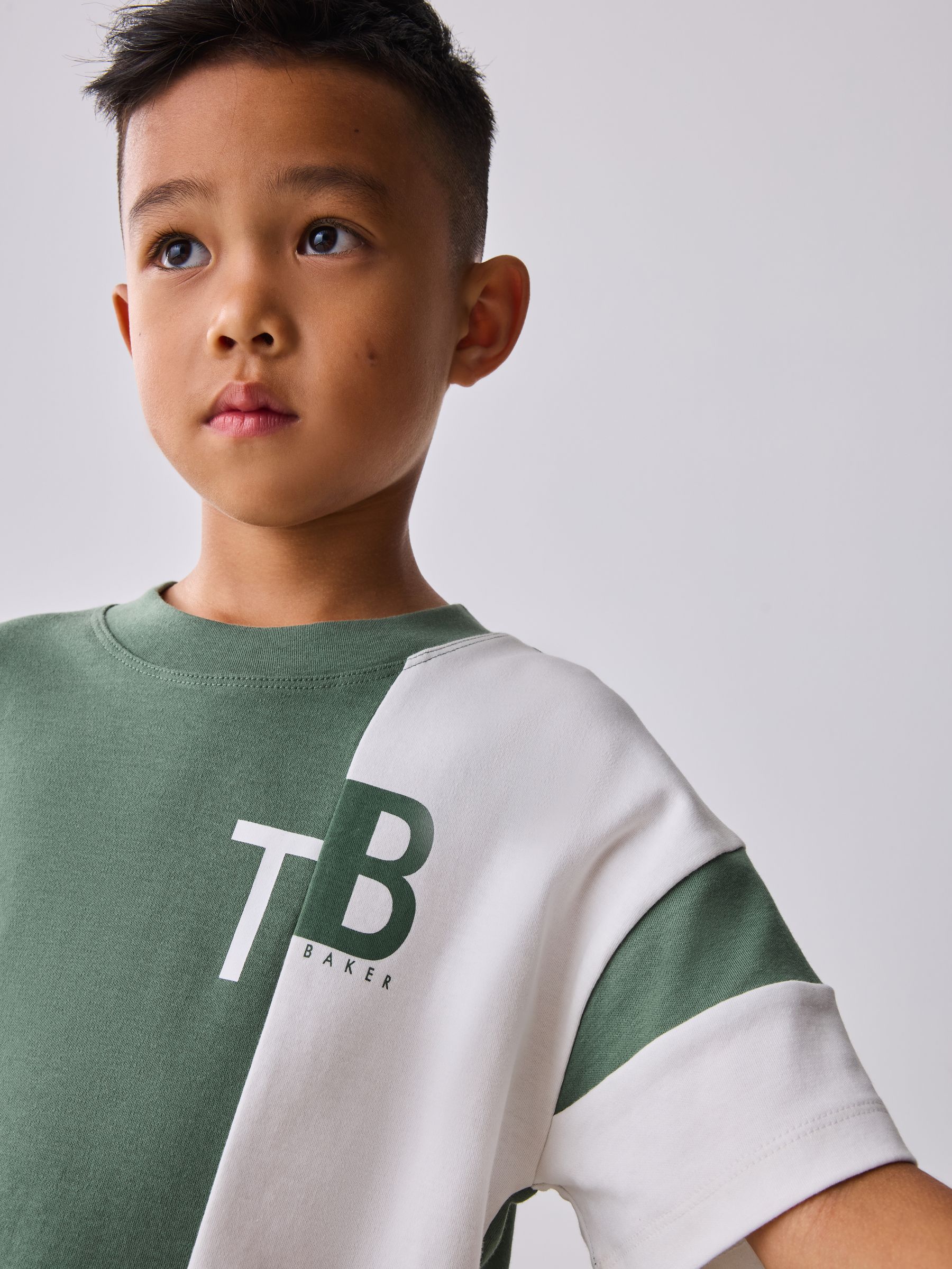 Groen - Baker by Ted Baker Colourblock Varsity T-Shirt and Shorts Set