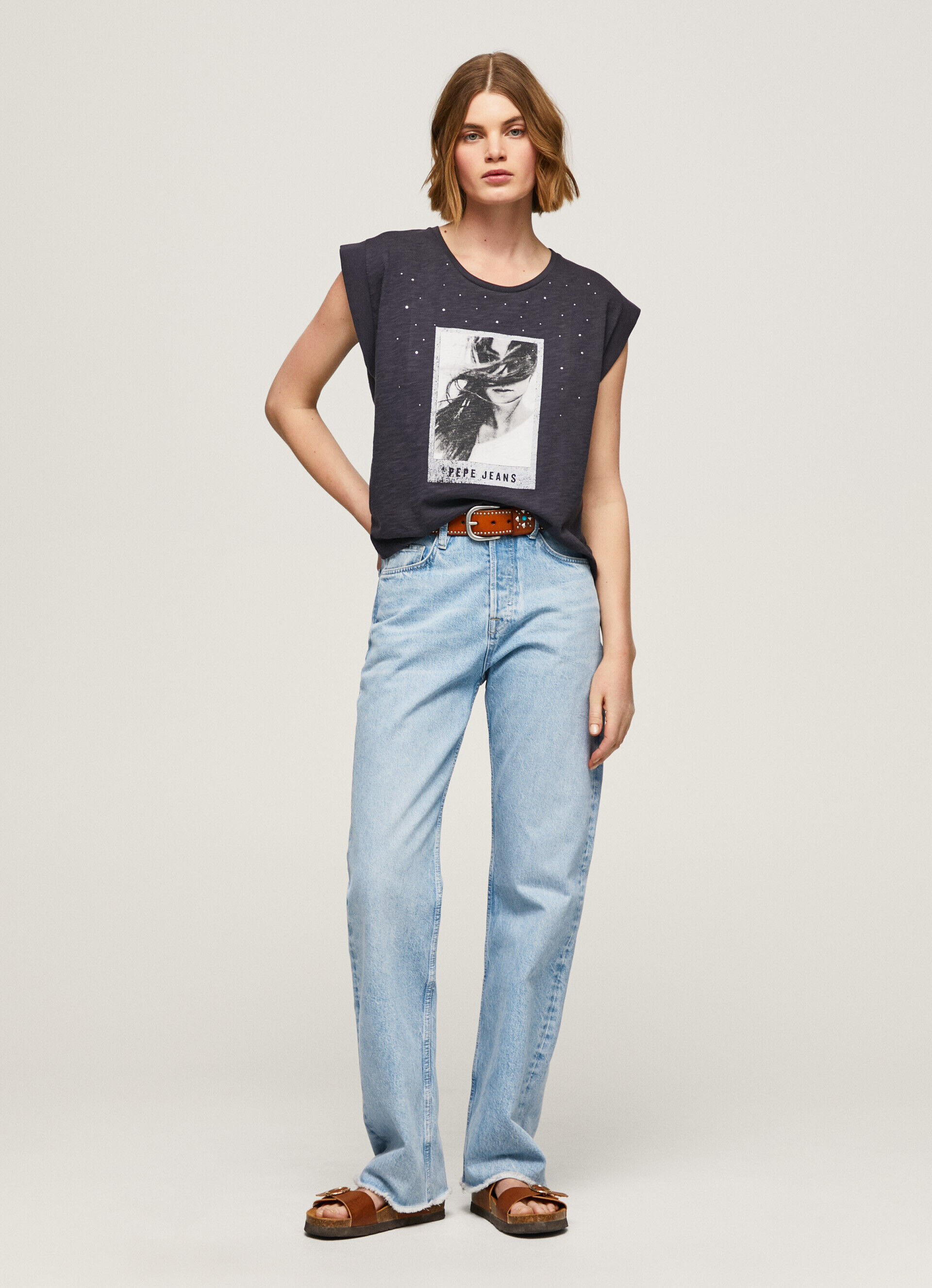 CAMISETA COM ESTAMPA FOTOGRÁFICA - preta lavada