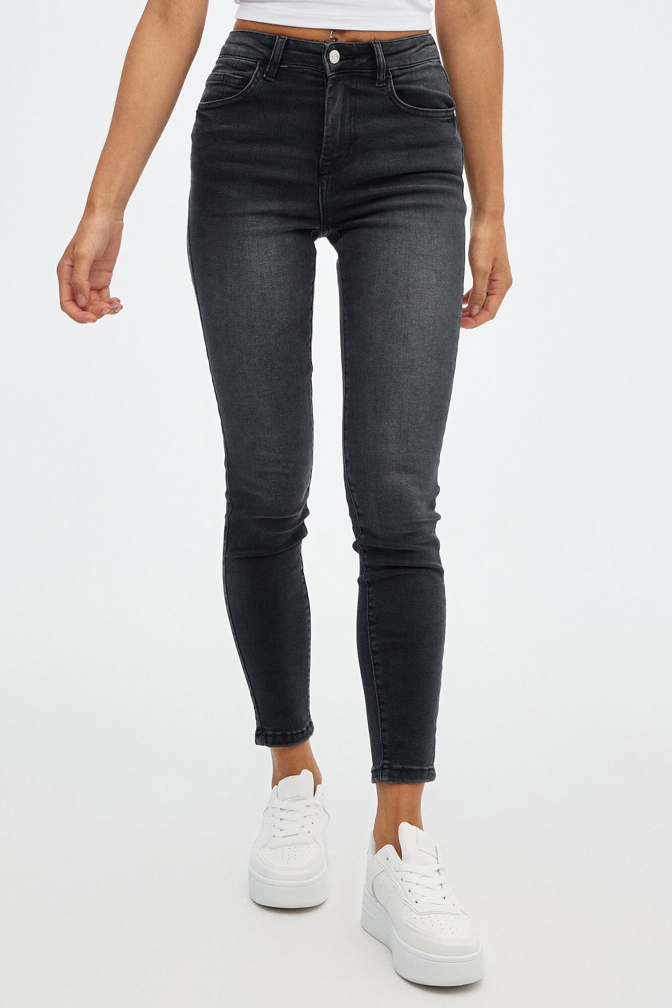 Calça jeans skinny básica de cintura média