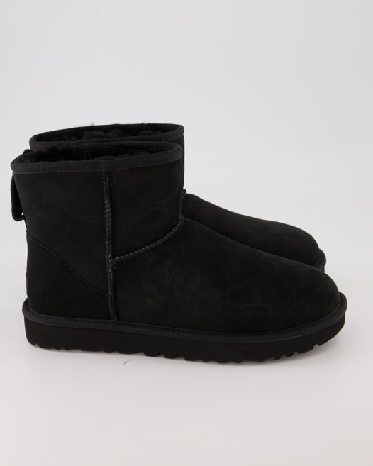 UGG Classic Mini Winterschuhe in Schwarz