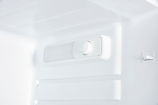 Logik køle/fryseskab L151CW23E