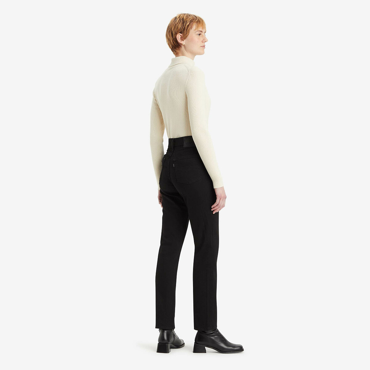 Calça jeans Levi's 724 de cintura alta e corte reto.