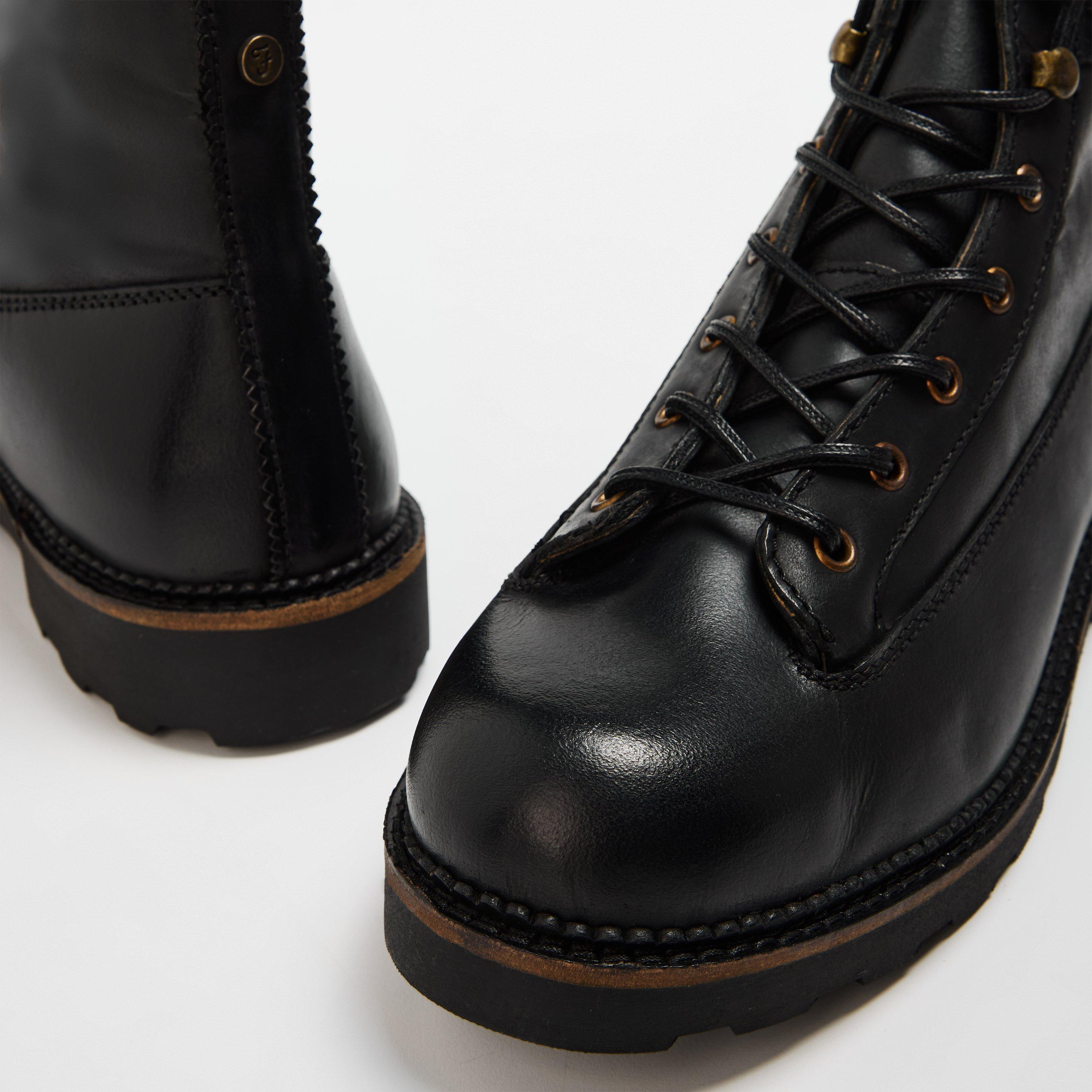 Farah Alpine Boots