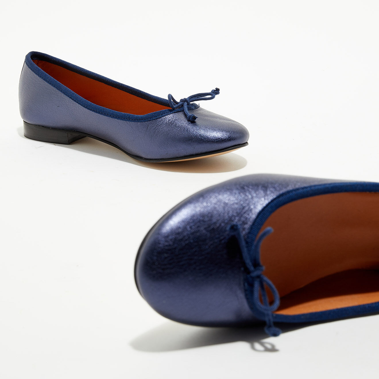 Quartier Latin Ballerines en Cuir irisé Jeanne bleu marine