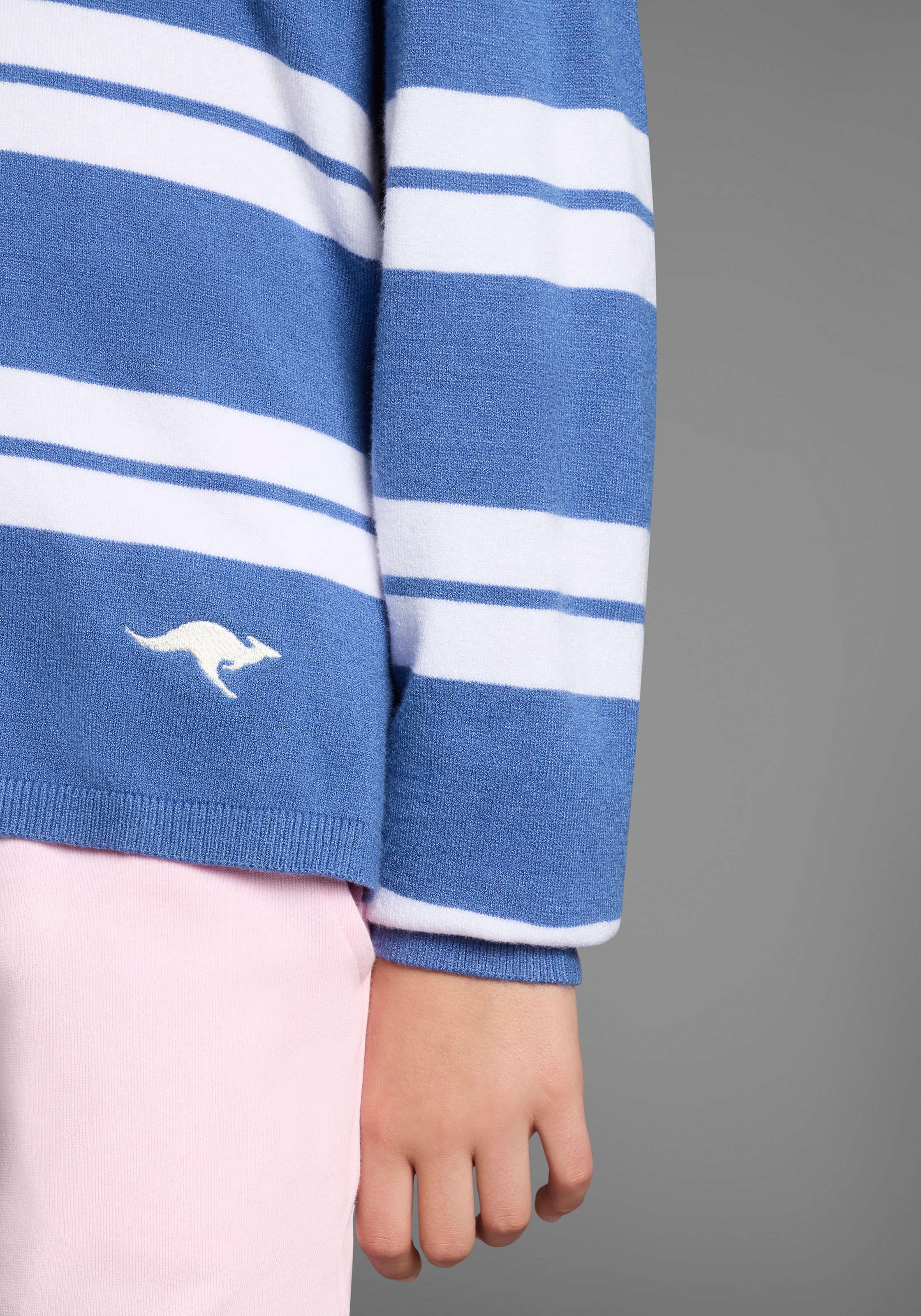 KangaROOS Strickpullover »Kuschelweicher Ringelpullover«, Weicher Ringelpullover mit kleinem V-Ausschnitt