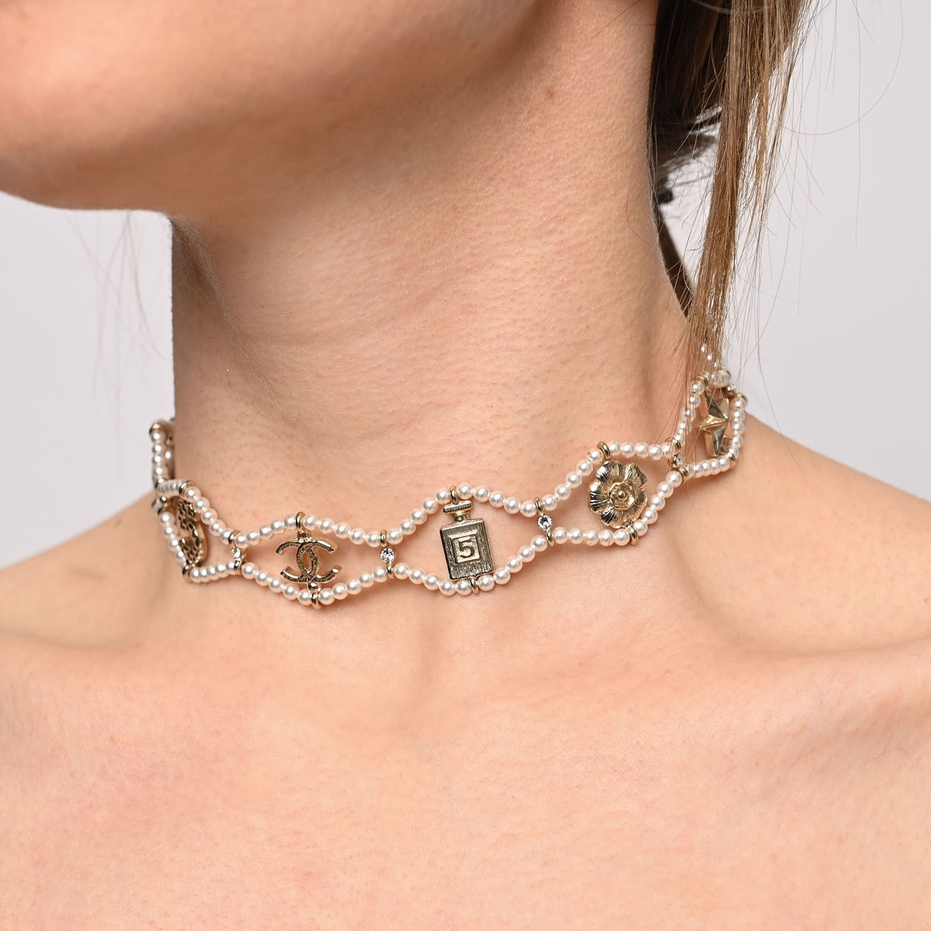 Chanel Chocker No.5 à Perles blanc - Très bon état