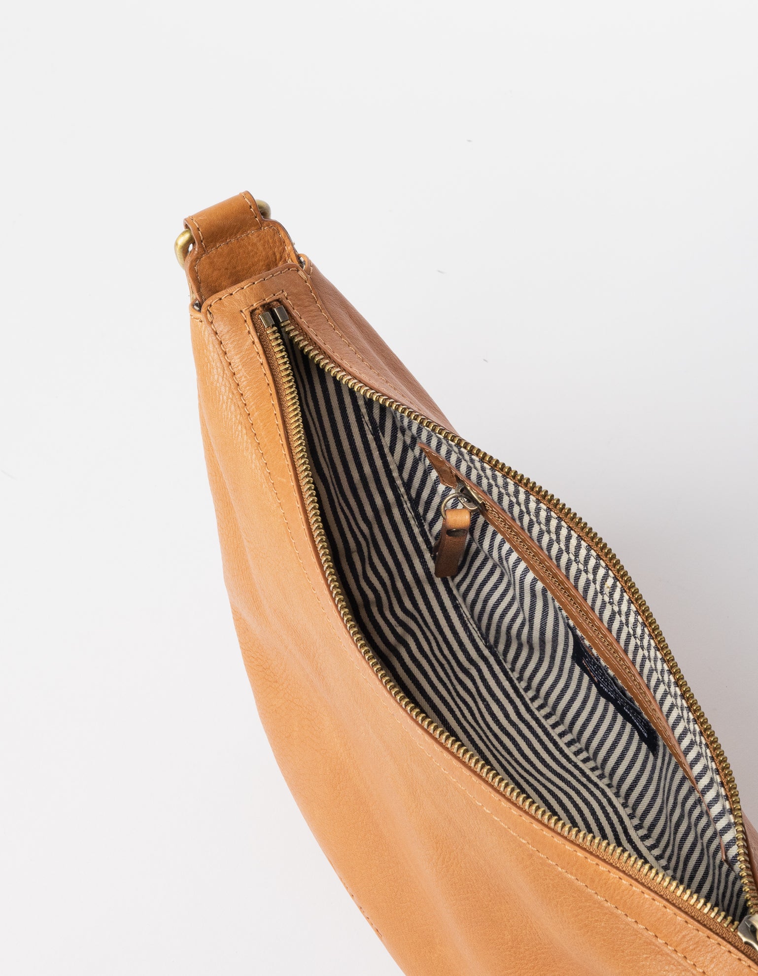 Leo - Wild Oak Soft Grain Leather