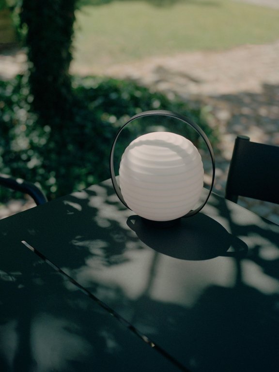 New Works Lantern tafellamp LED oplaadbaar wit