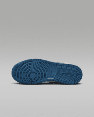 Air Jordan 1 Mid SE Older Kids' Shoes