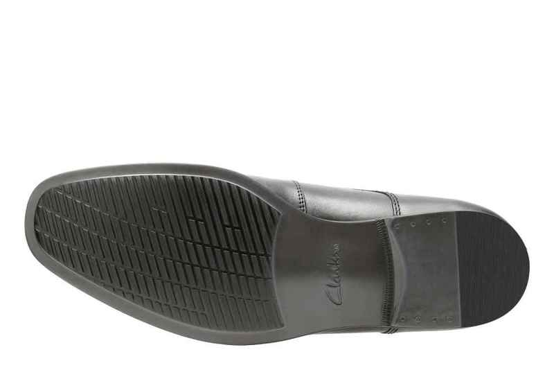Clarks Gilman Plain BLACK