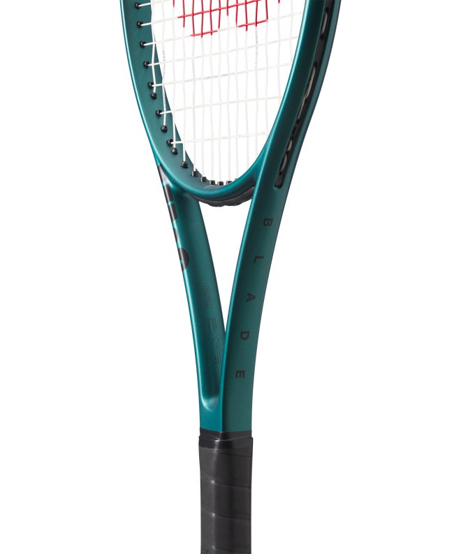 Blade 101L V9 Tennis Racket