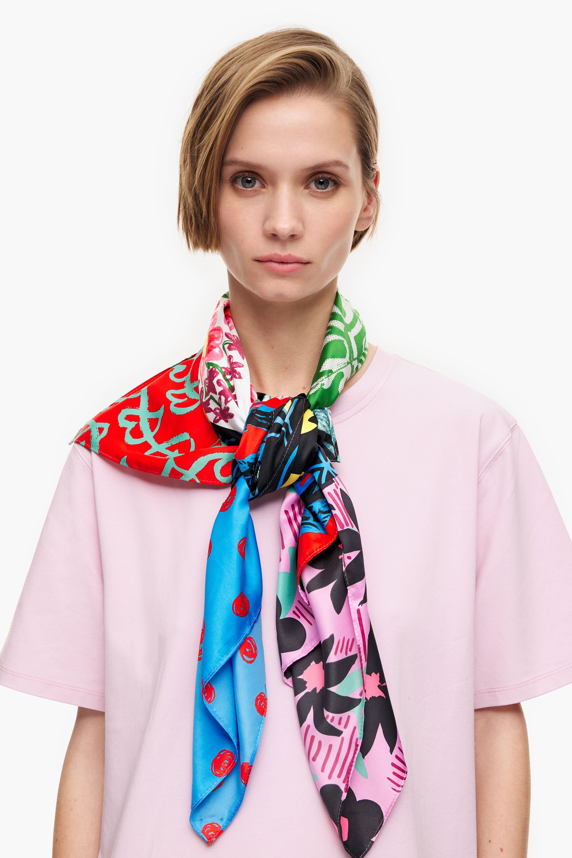 Lenço com estampa patchwork