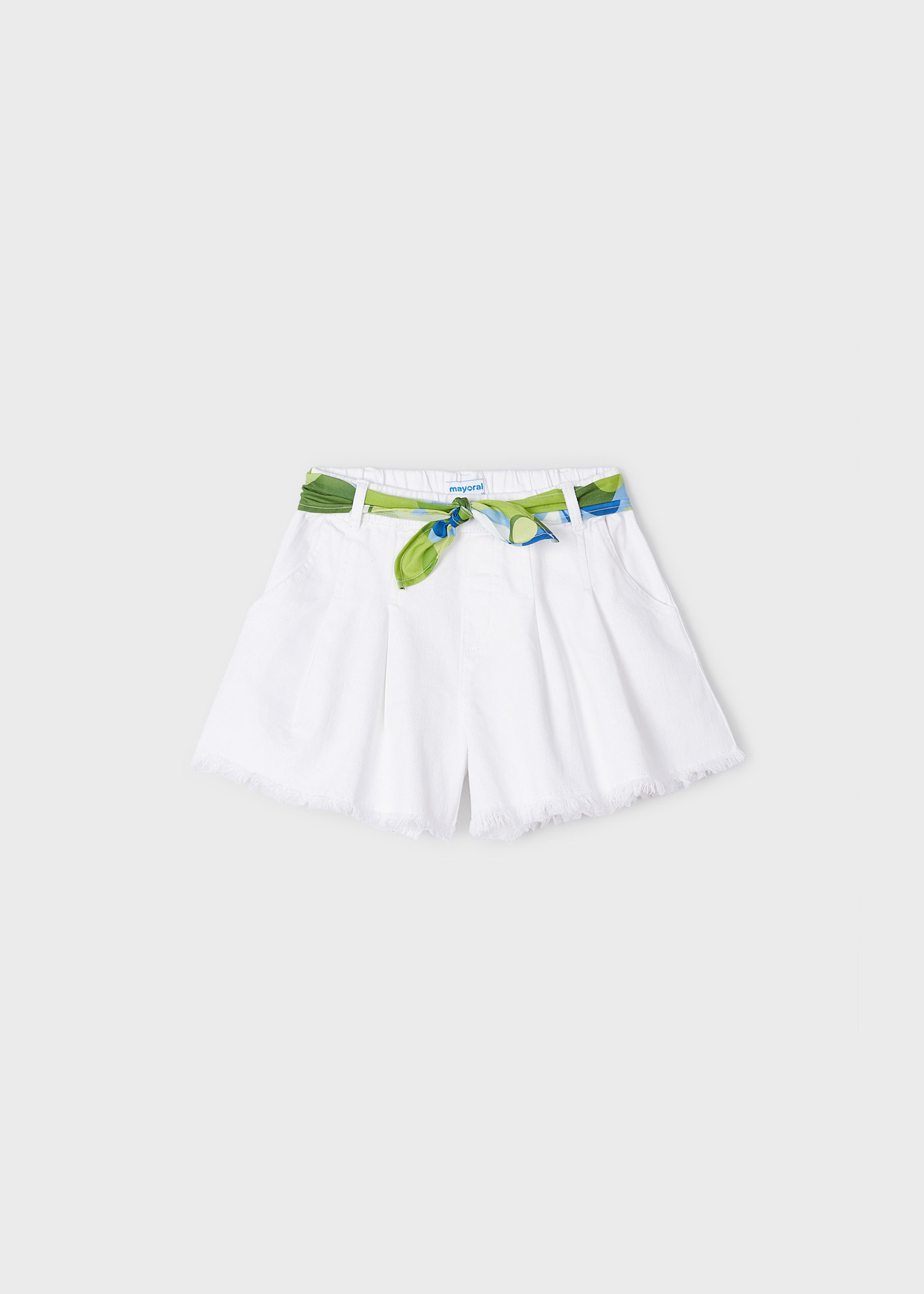 Calções de algodão estampados para meninas com cinto, feitos de algodão sustentável.