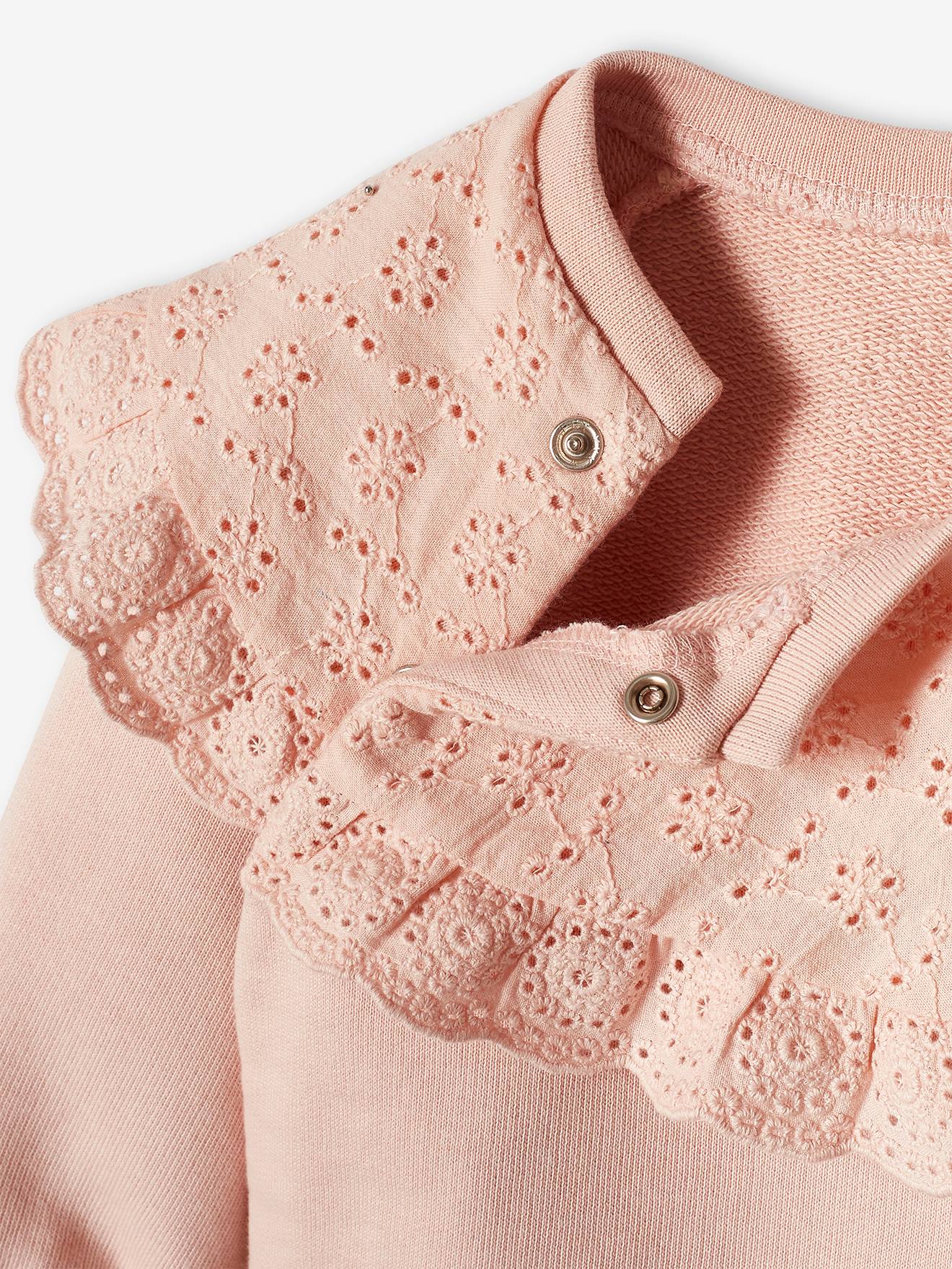 Blusa de moletom rosa bebê com gola bordada.