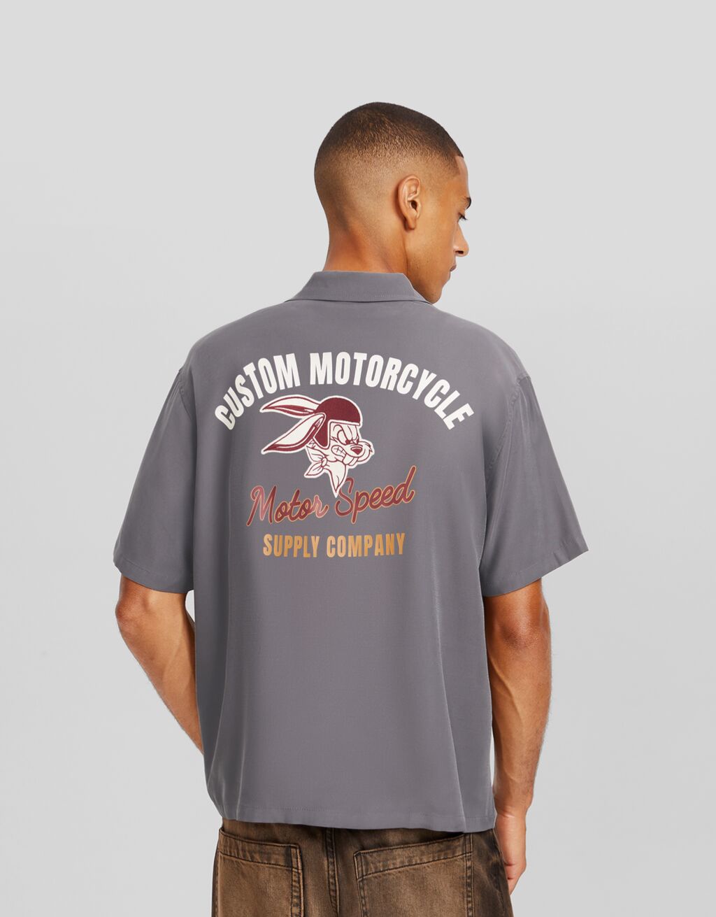 Camisa de manga curta bordada