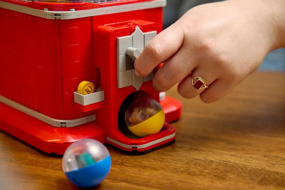 (1343-tlg. Set) Ideas Klemmbausteine Spielzeug Deko Modell Bausatz (21358) - Spielzeugautomat mit Minifiguren
