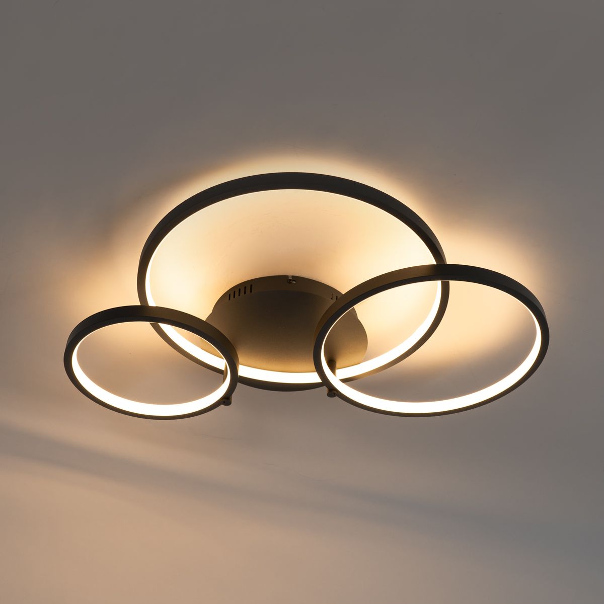 Smart plafondlamp zwart 3-lichts met afstandsbediening - Rondas
