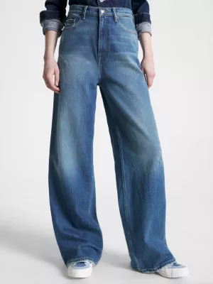 Calça jeans Claire de cintura alta, pernas largas e efeito desbotado.