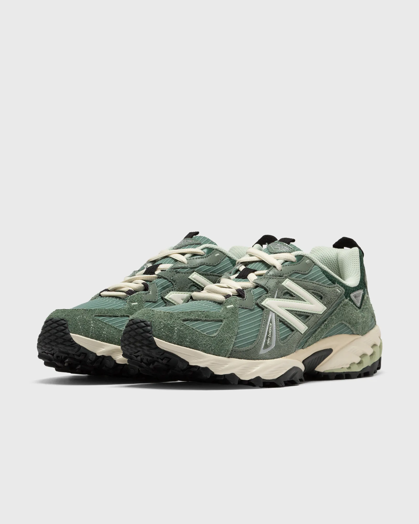 New Balance 610 