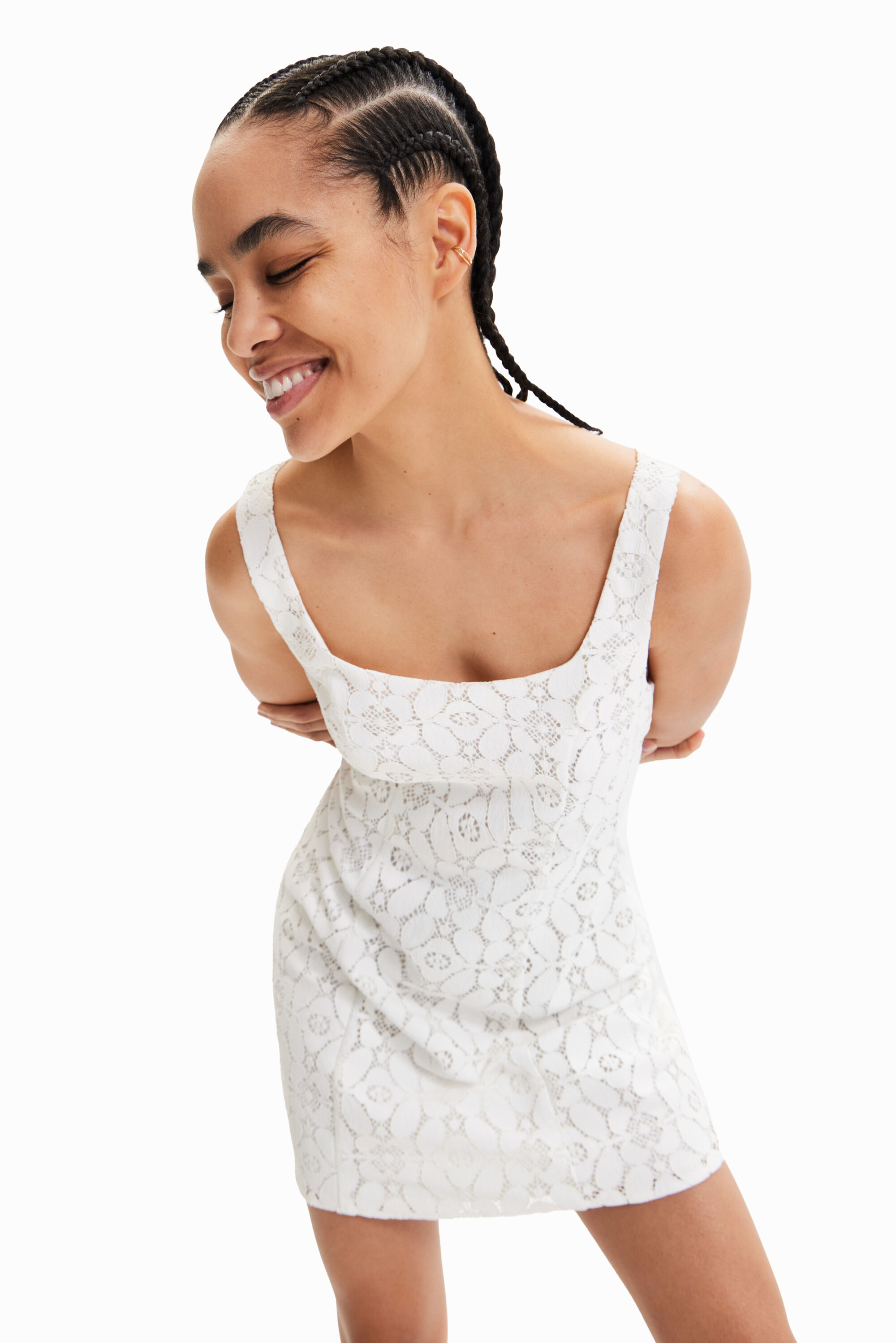 Robe courte dentelle