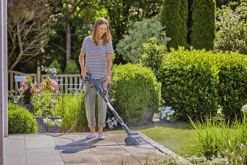 Gardena - Batteridrevet overfladerenser AquaBrush Patio 03/18V, sæt