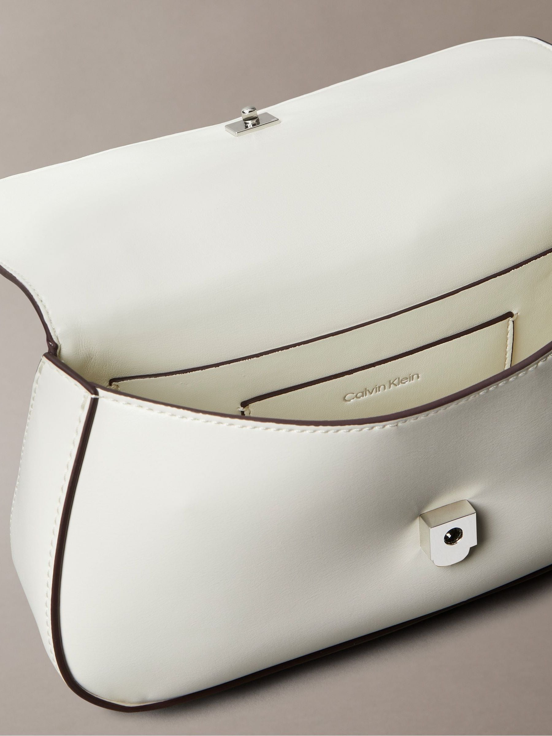 Wit - Calvin Klein Monogram Logo Hardware Tote Bag