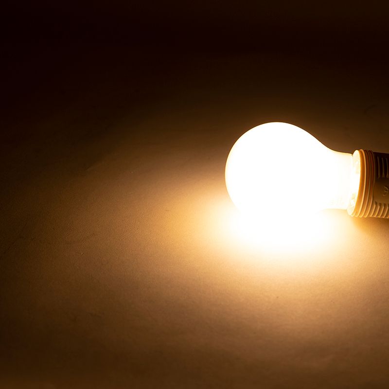 Smart E27 dimbare LED lamp A60 mat 7W 806 lm 2200-4000K