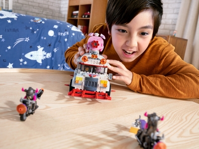 LEGO Pigsy’s foodtruck (80009)