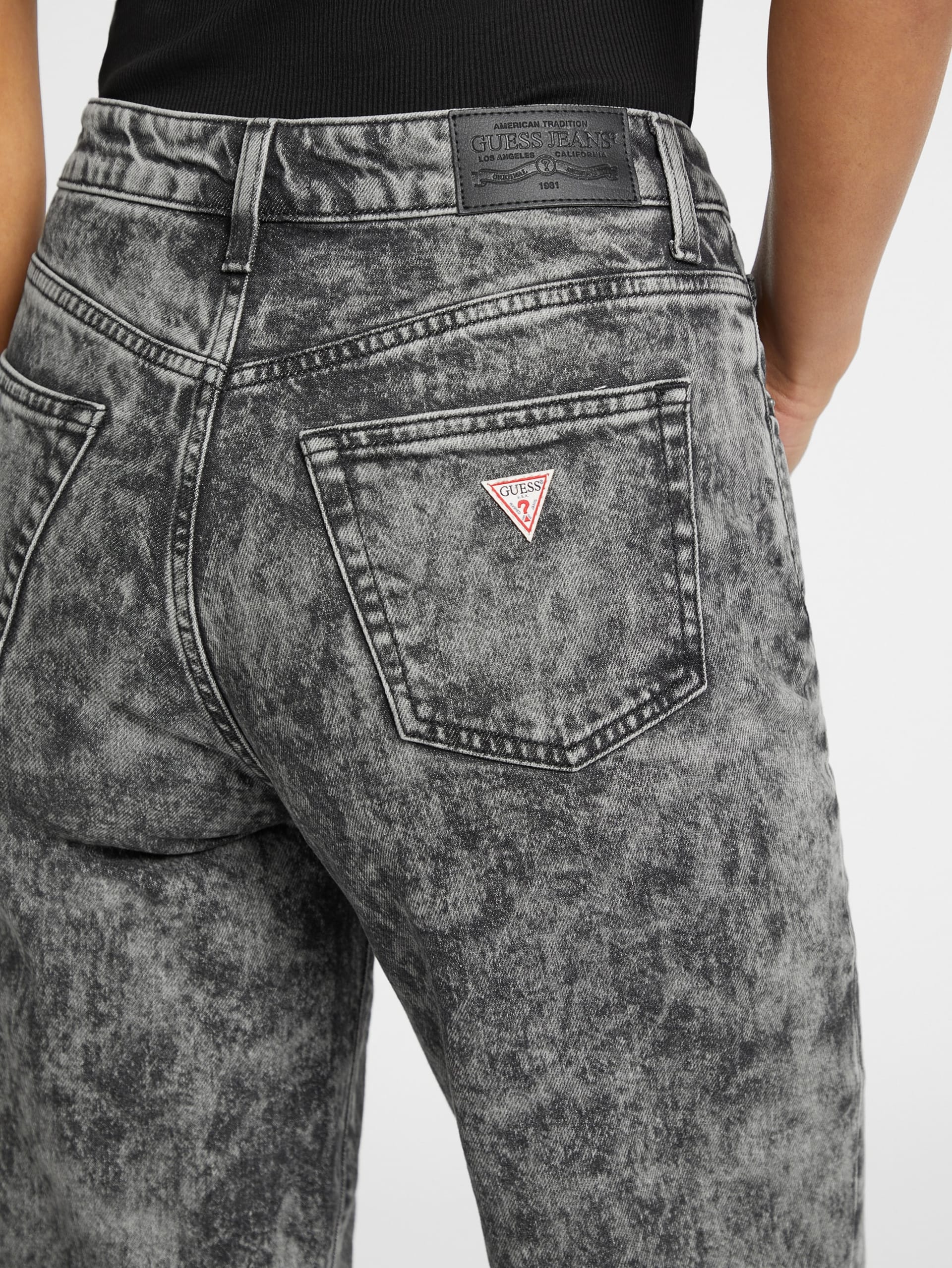Calça jeans estilo mãe G06