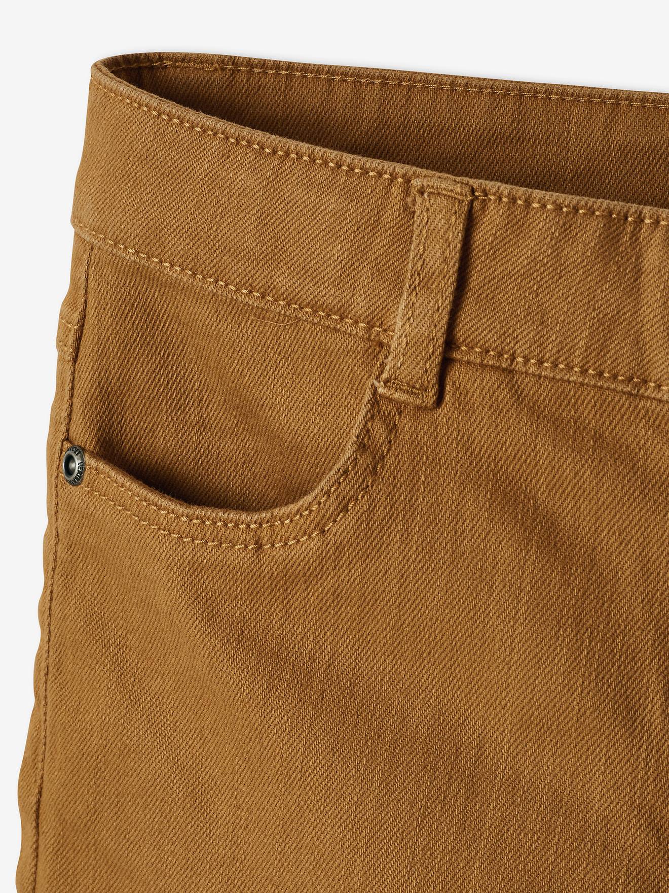 Conjunto de camiseta listrada e shorts de tecido para meninos, marrom médio liso