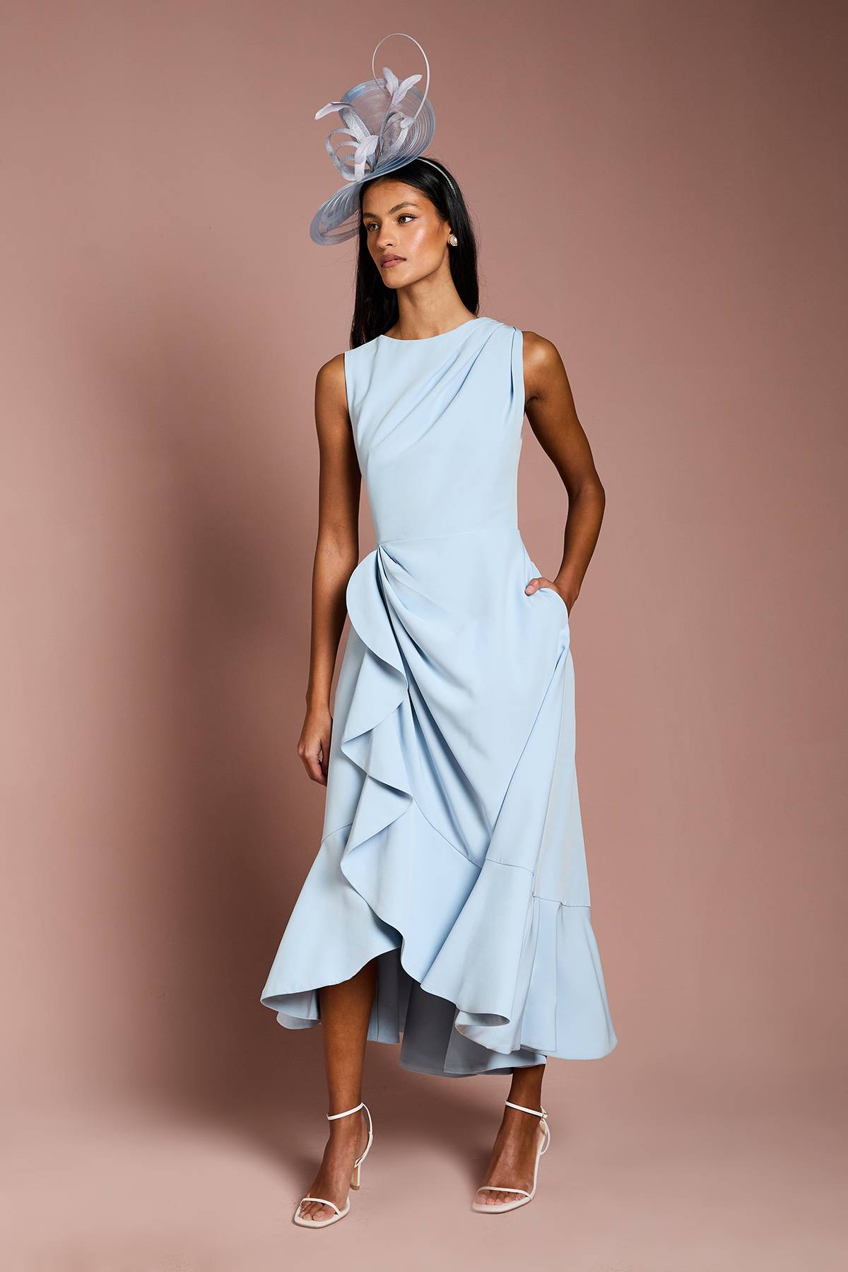 Coast Petite Robe Crêpe à Volants avec Dos Échancré