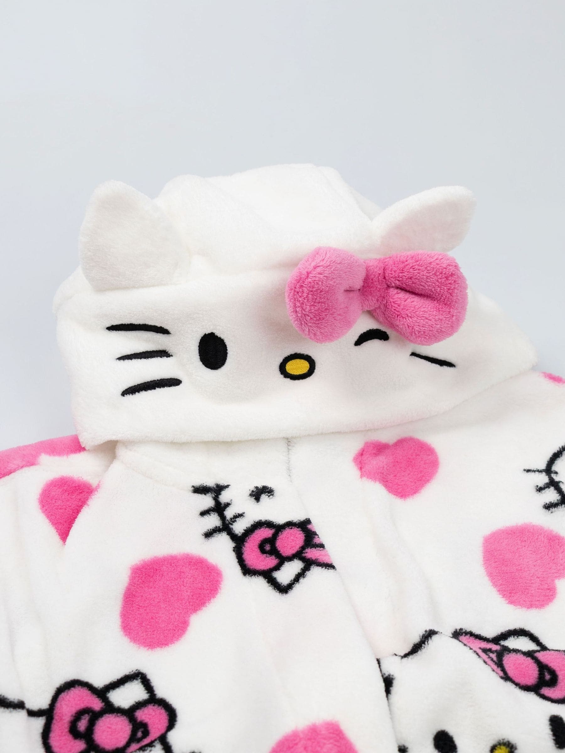 Vanilla Underground Hello Kitty Hooded Bath Robe