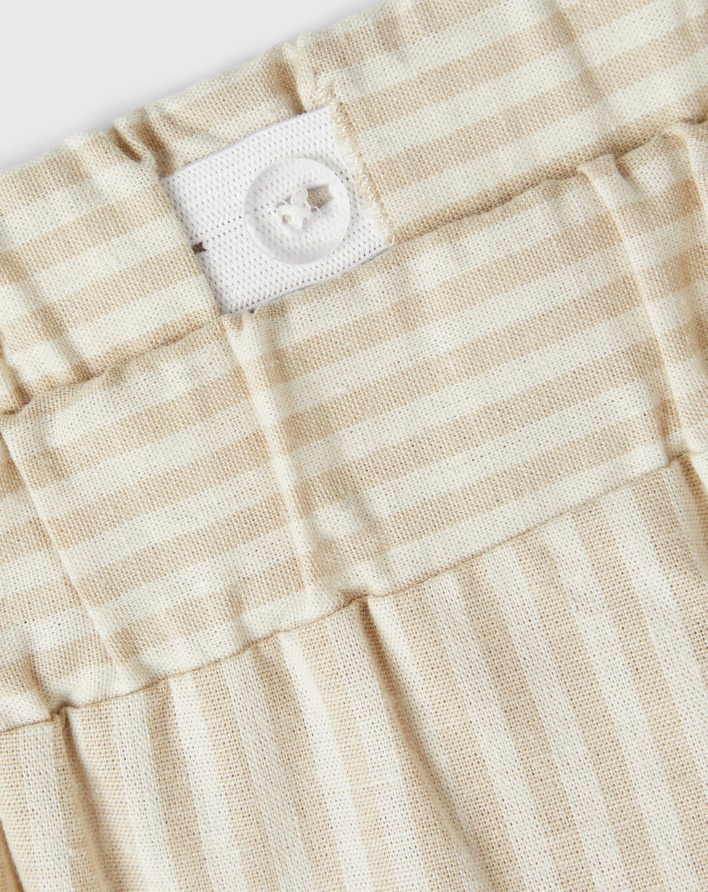 Shorts NMMDIOGO gestreift in turtledove