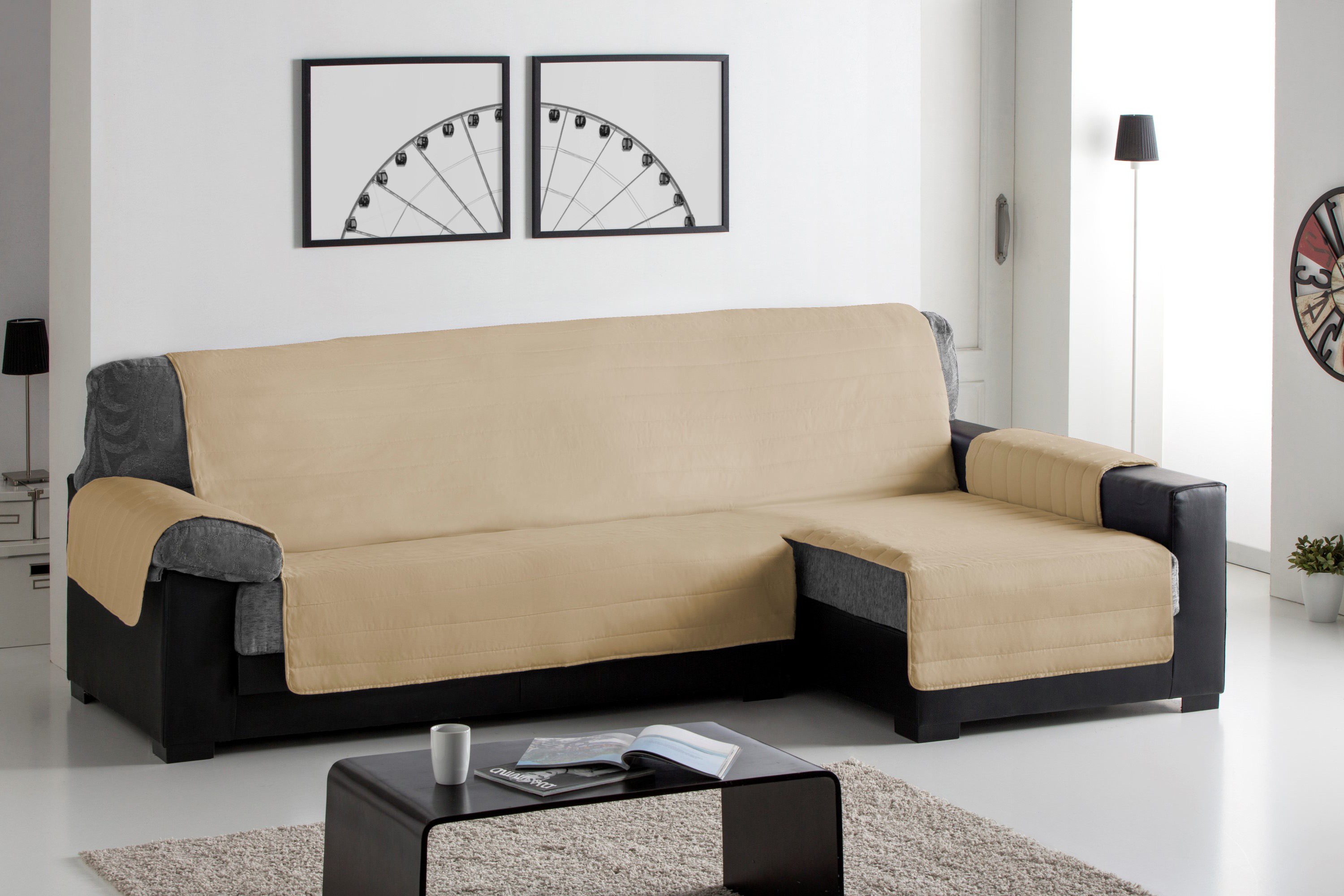 Capa acolchoada para sofá com chaise longue à direita na cor branco-creme