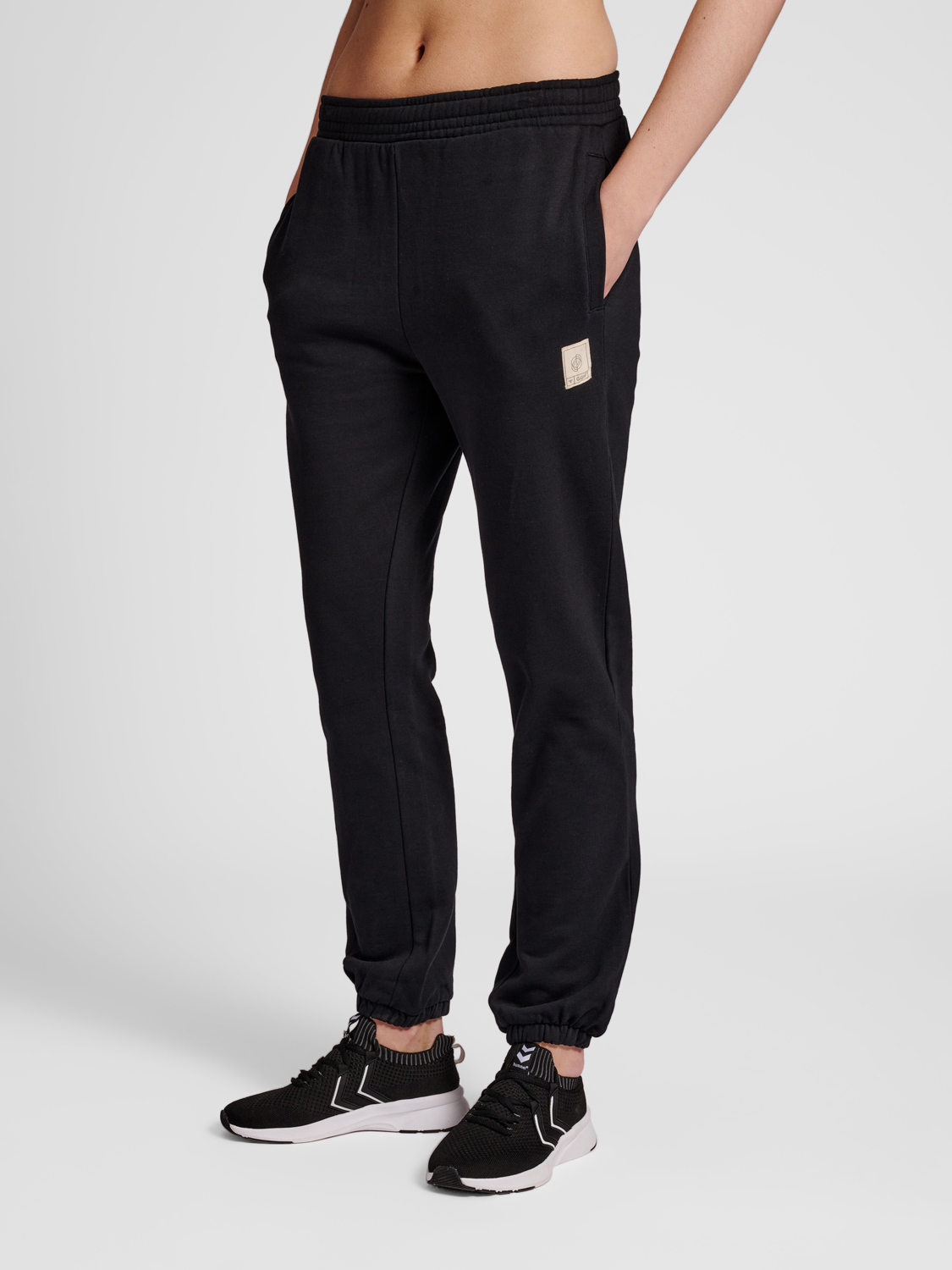 hmlGG12 SWEAT PANTS WOMAN