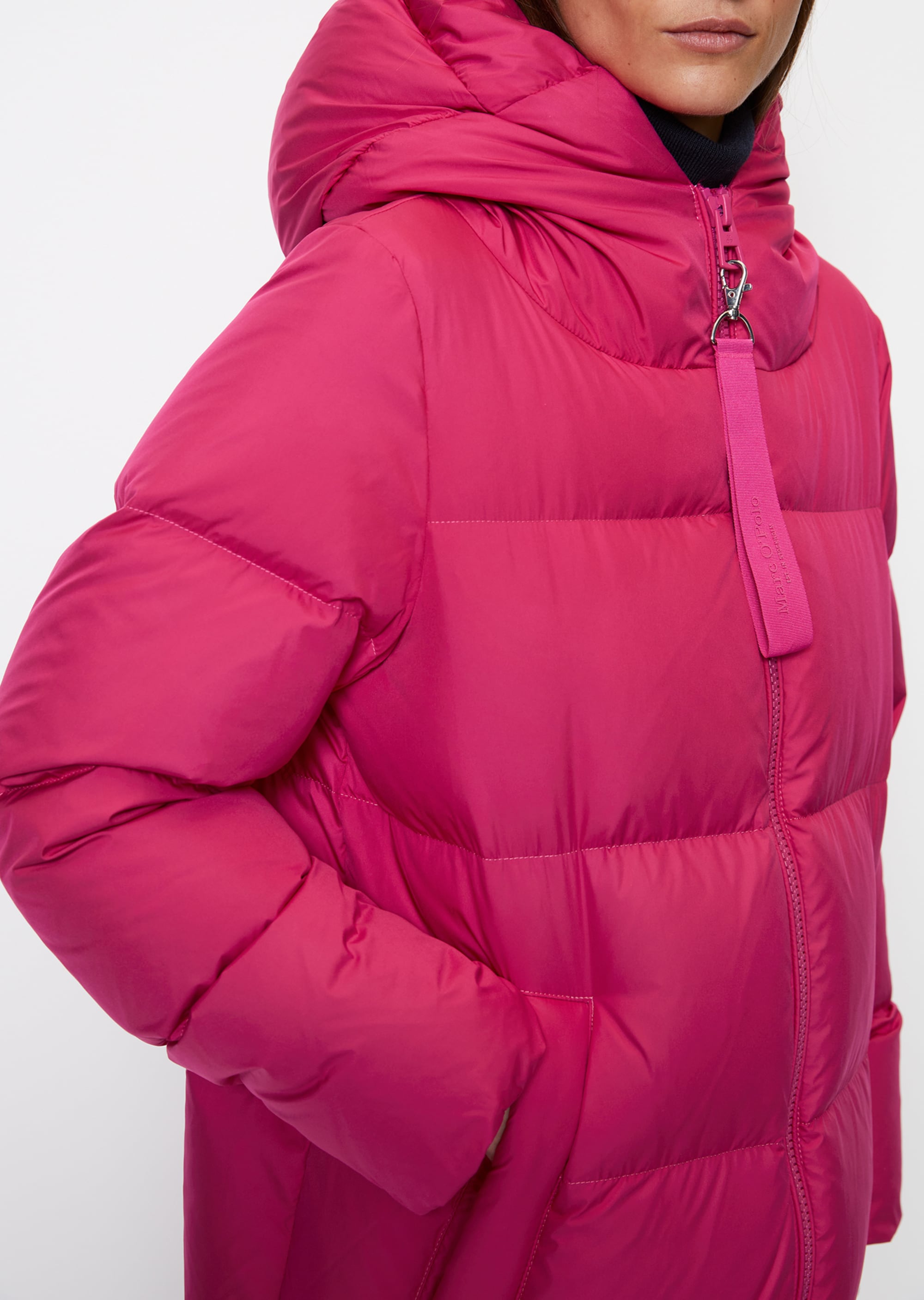 Puffer-Daunenmantel regularaus recycelten Materialien