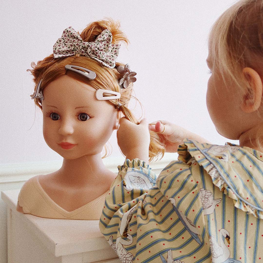 Konges sløjd styling pop met haaraccessoires