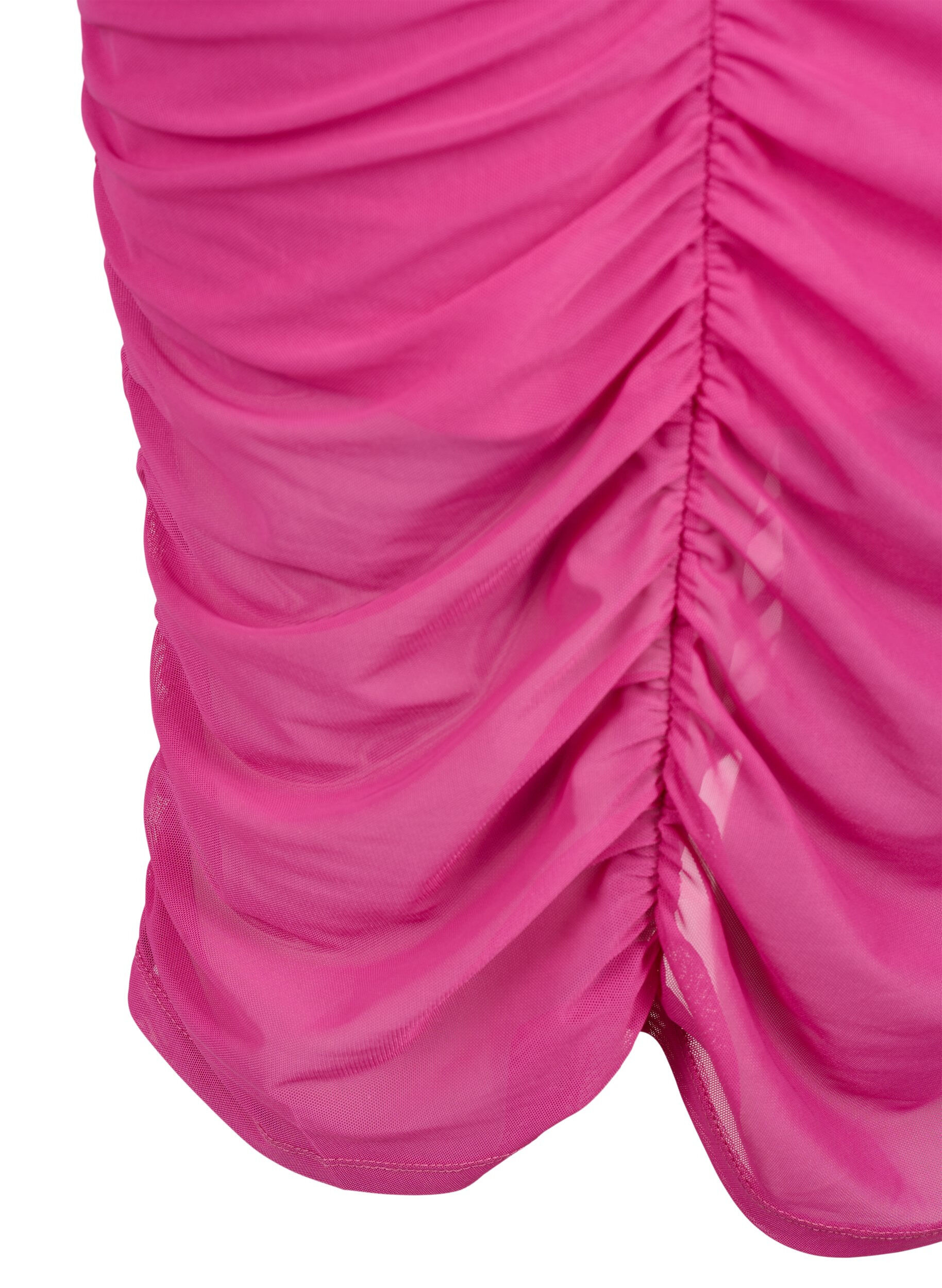 Tætsiddende kjole med draperinger
