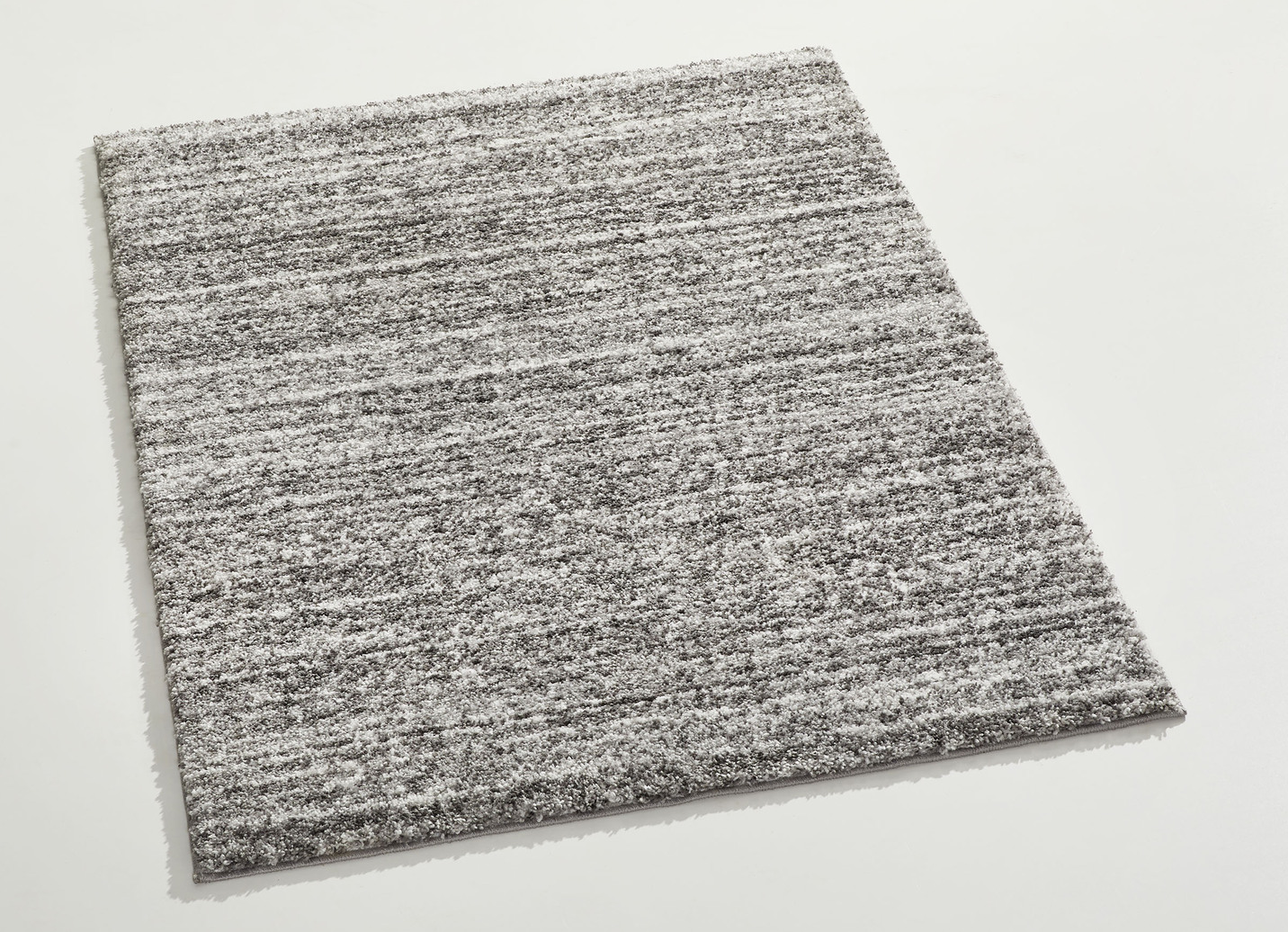 Handgetuftete Brücken und Teppiche mit dichtem Flor