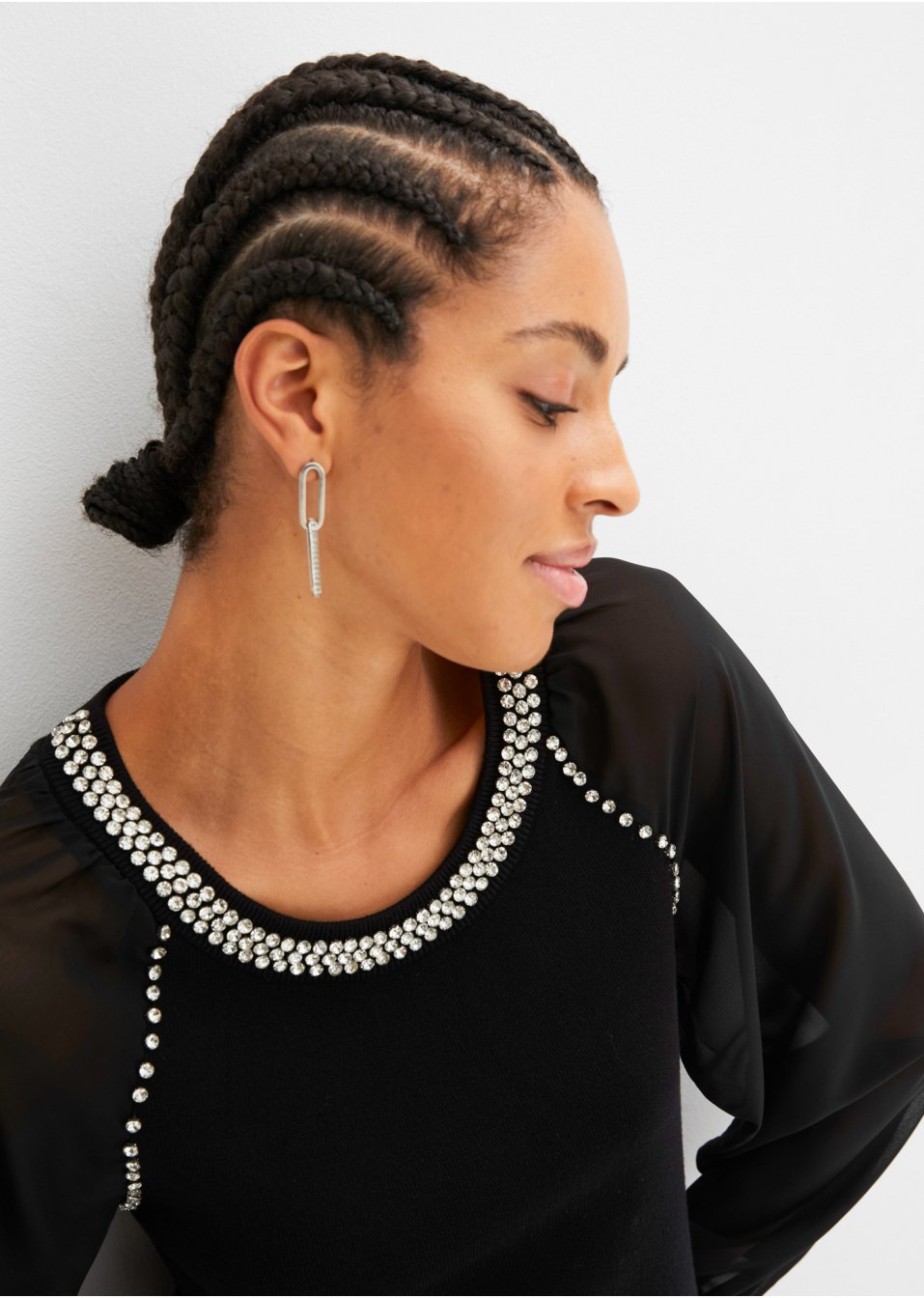 Pull avec strass et manches en chiffon