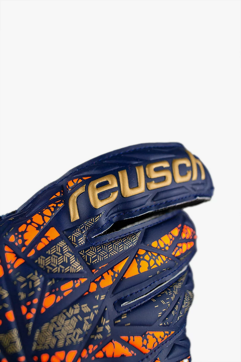 Reusch Attrakt Solid Torwarthandschuh