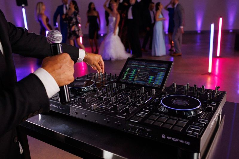 Denon - DJ PRIME 4+ - Standalone DJ-controller - 10,1 inch - Met Wi-Fi-streaming en Drop Sampler