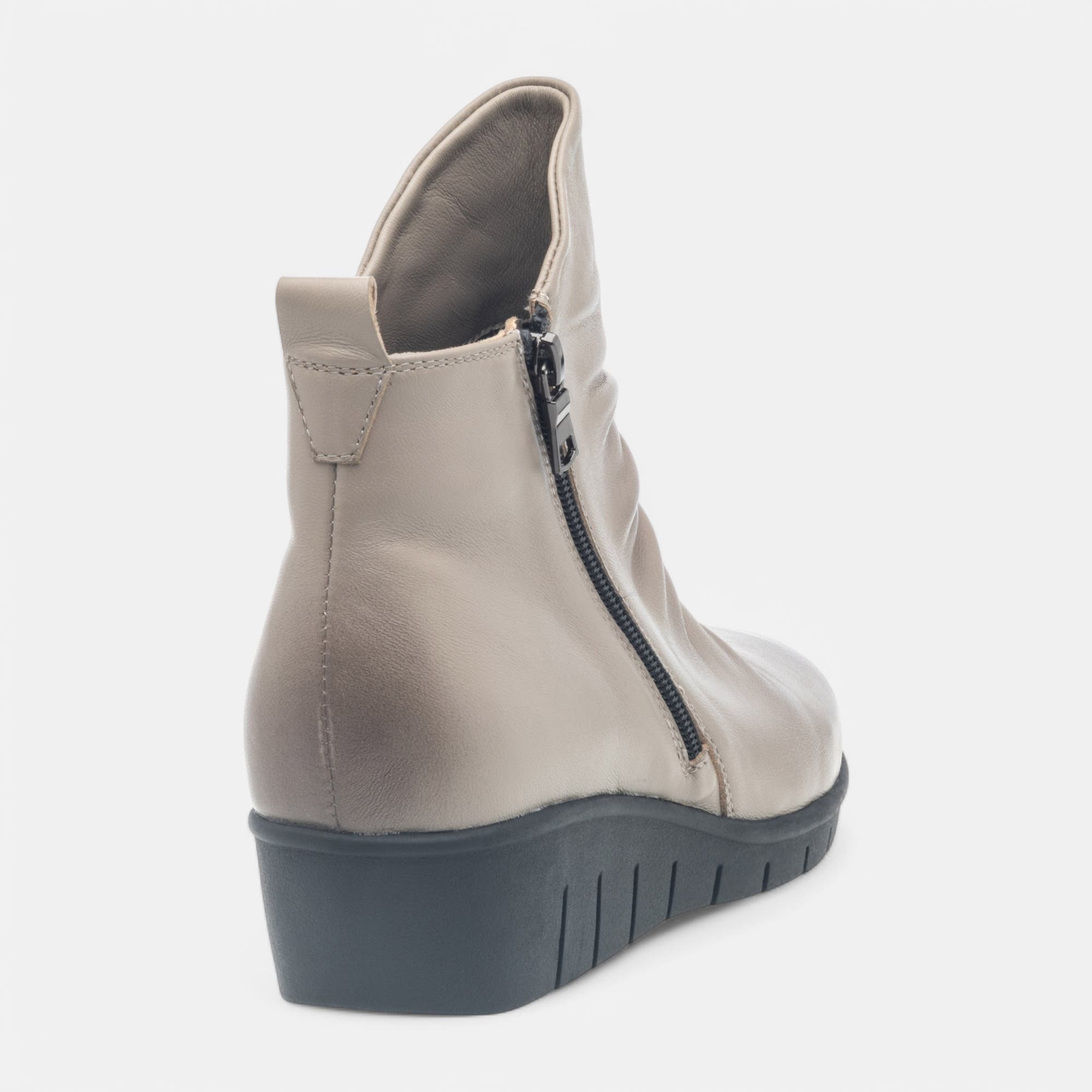 Boots Femme en cuir taupe