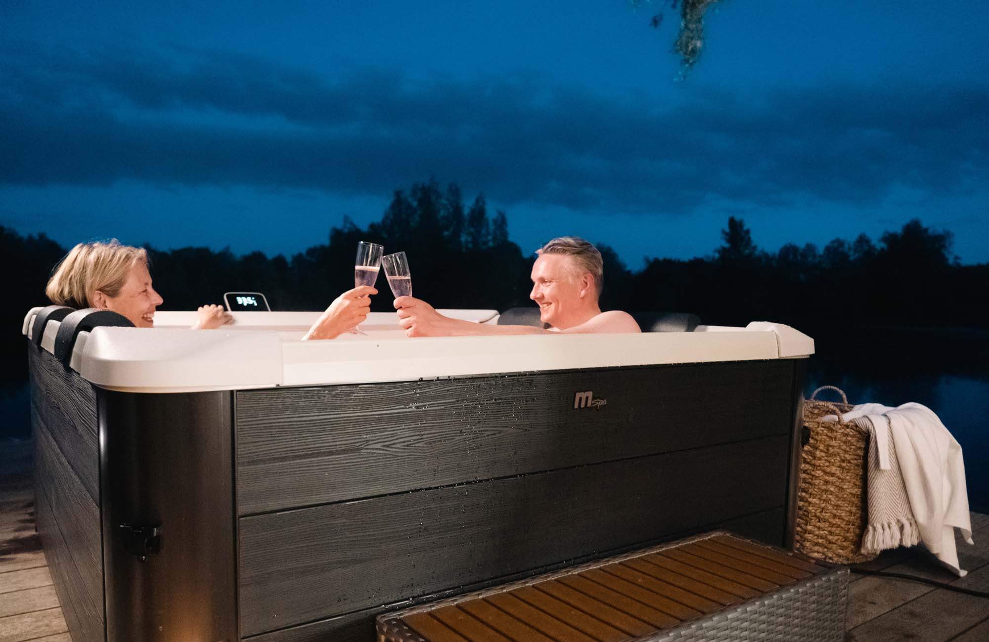 MSpa PureHaven aufblasbarer Whirlpool 160x160x65cm für 6 Personen - versch. Ausführungen