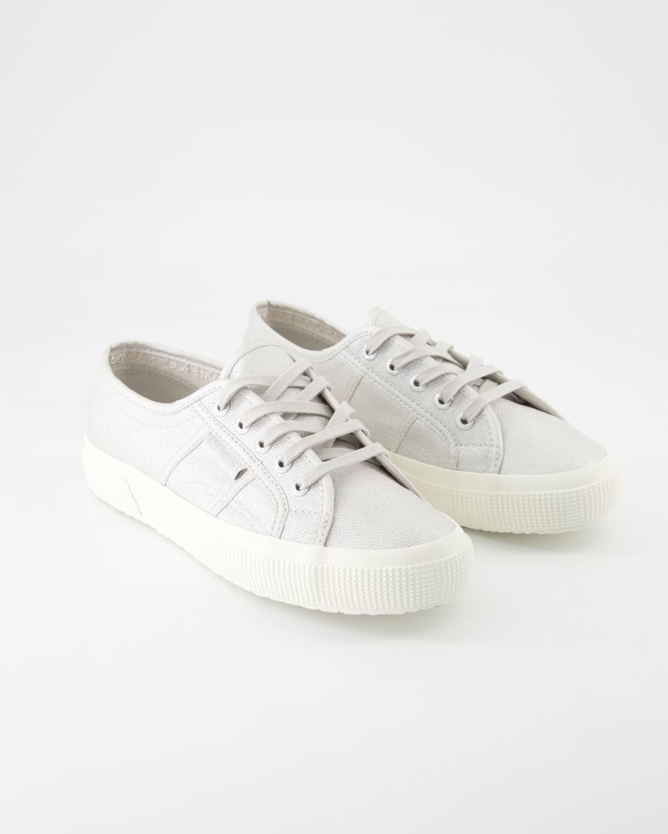 Superga 2750 Pearl Matte Canvas Sneaker in Silber